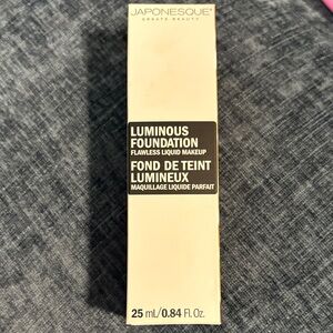 Japonesque Luminous Foundation in Shade 07
